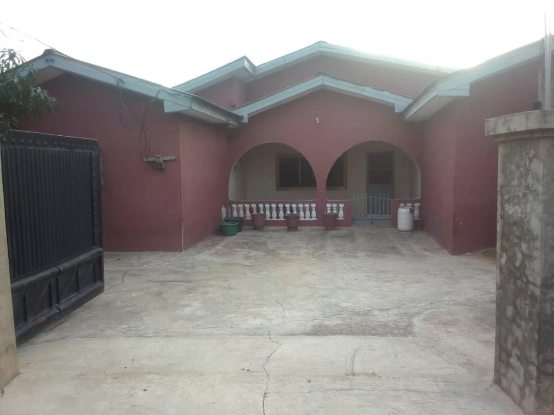 5 Bedroom House For Sale