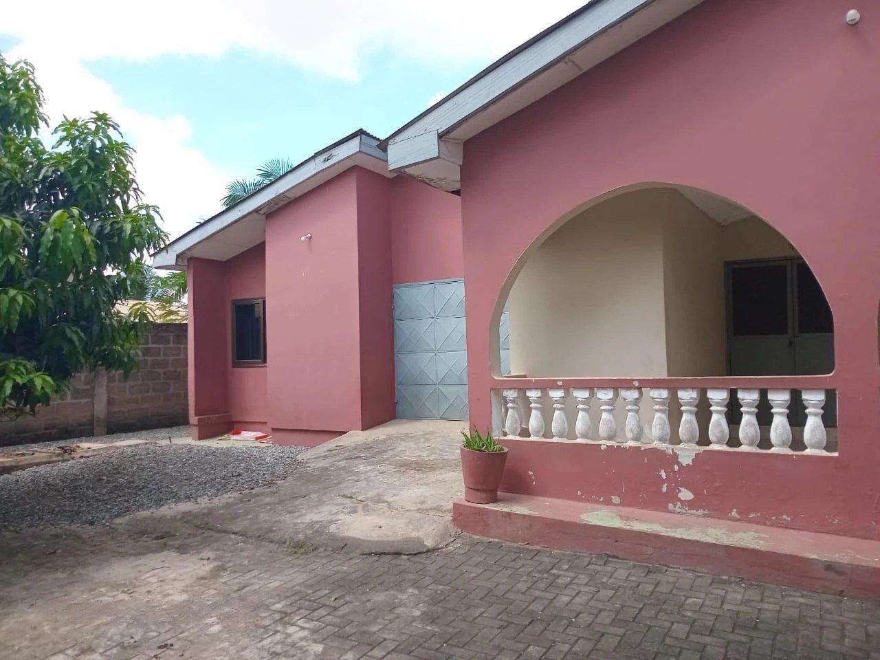 5 Bedroom House For Sale