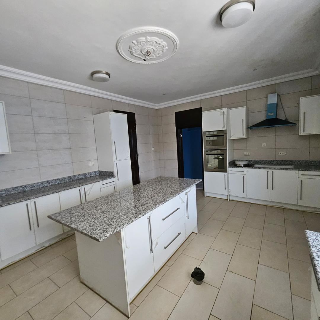 8 bedroom hotel at SCC for sale