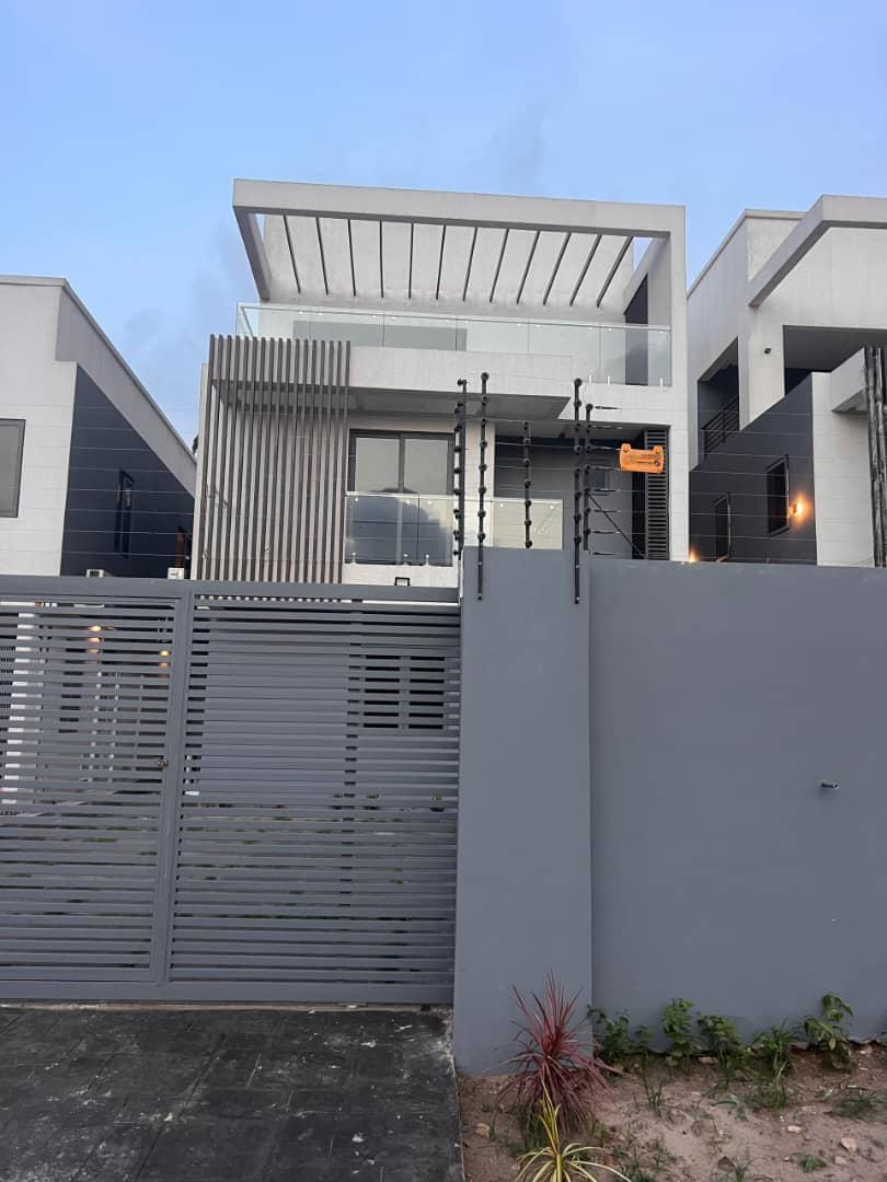 Newly built 4 bedroom house + a servant quarters for sale at tesano
