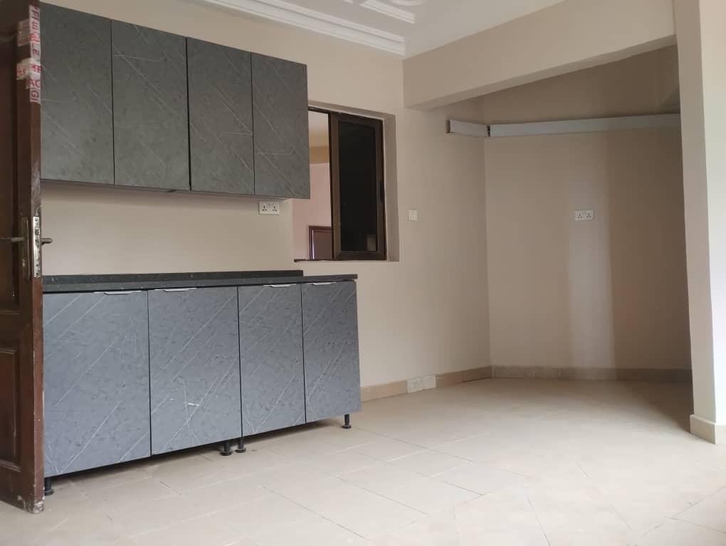8 bedroom house + 2 bedroom servant quarters