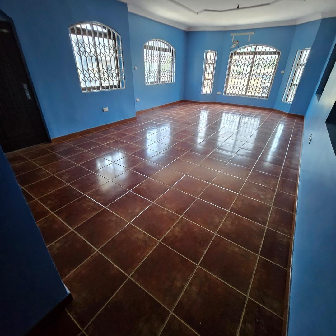 8 bedroom hotel at SCC for sale