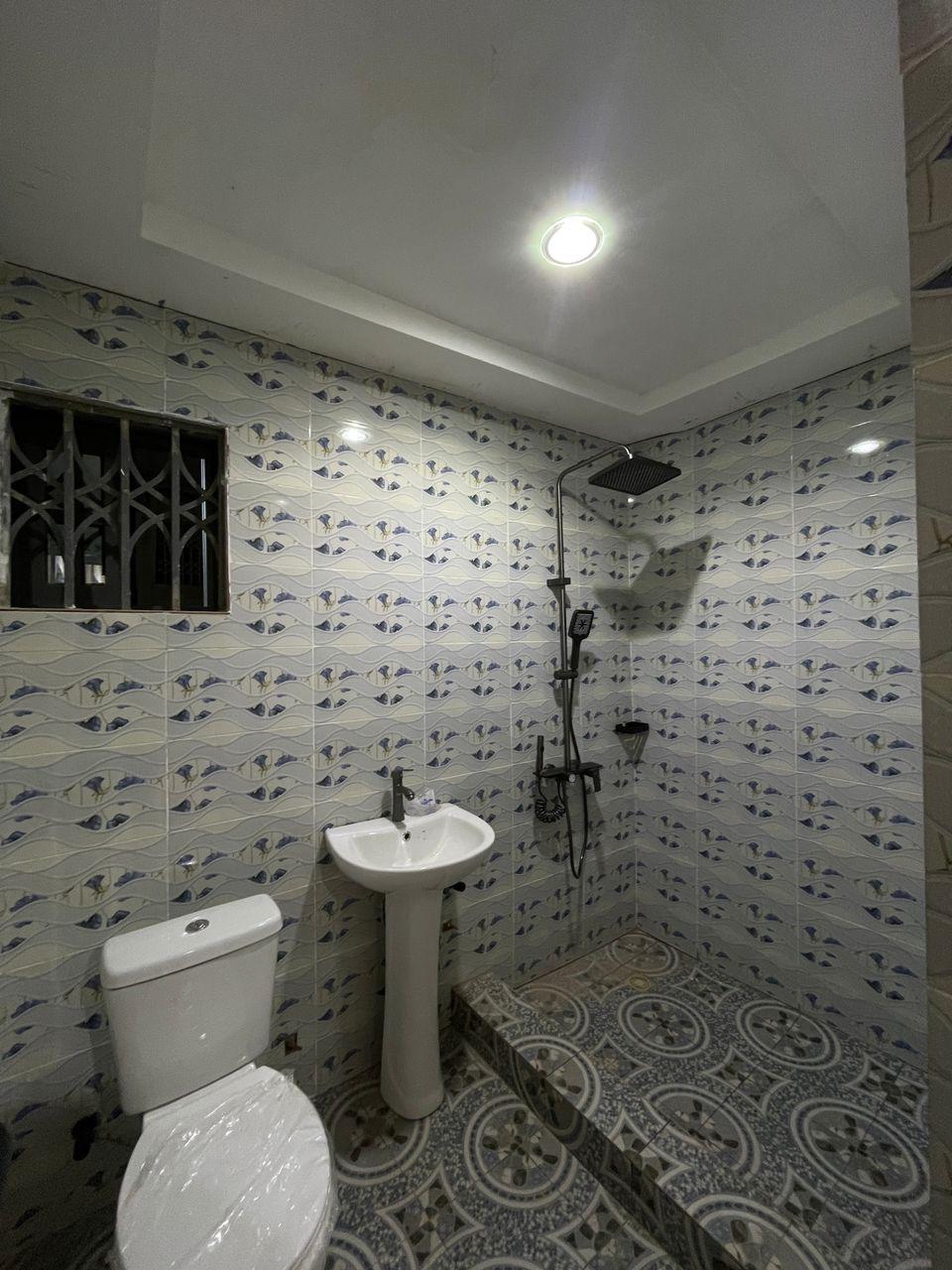 Executive Chamber & Hall Self-Contained – Anyaa School Junction (Palas Town Road)