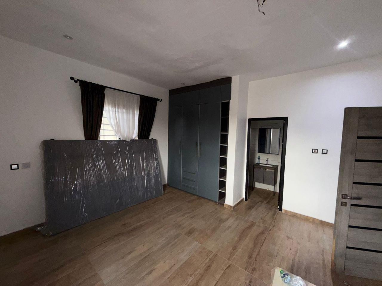 3-bedroom semi-detached home located in the serene and well-developed Ashongman Estate for sale